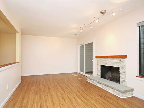 1542 Birnam Dr, Charlottesville, VA 22901