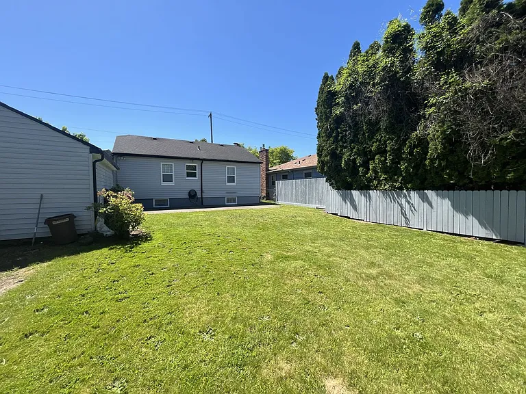 2417 N Rosa Parks Way — Photo 43