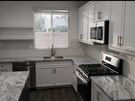 5th image of 13837 Garnet Ln