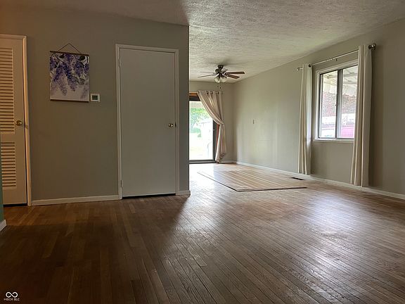 4th image of 803 S Brady St