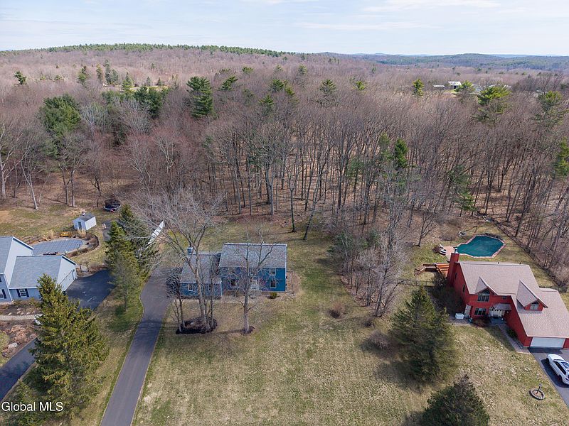 3rd image of 24 Huntswood Lane