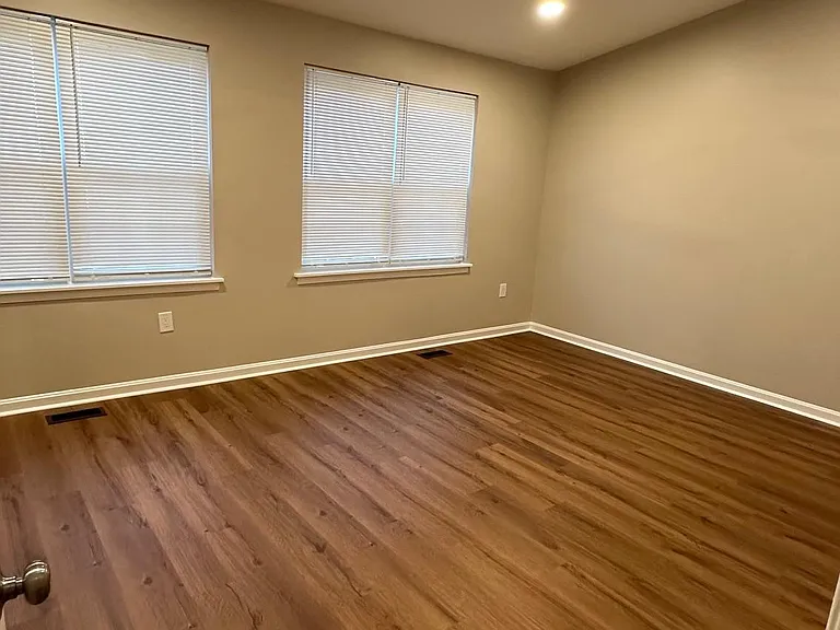 12308 Sandy Point Ct — Photo 10