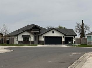 930 W Natalie Dr, Hobbs, NM 88242