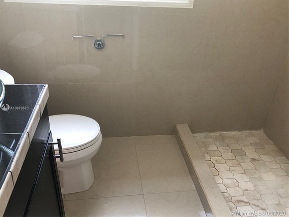 5th image of 733 Michigan Ave #2