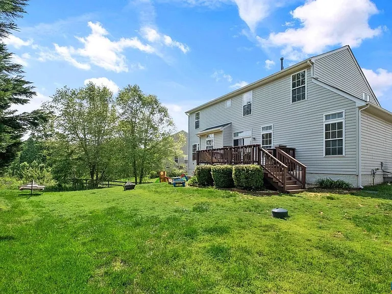 662 Holly Hill Dr — Photo 22