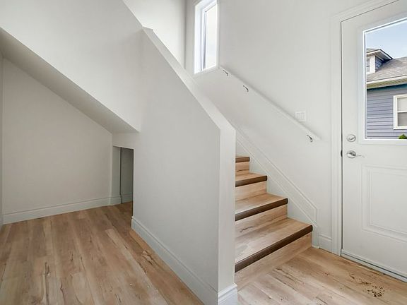 4th image of 479 Dalhousie St #B
