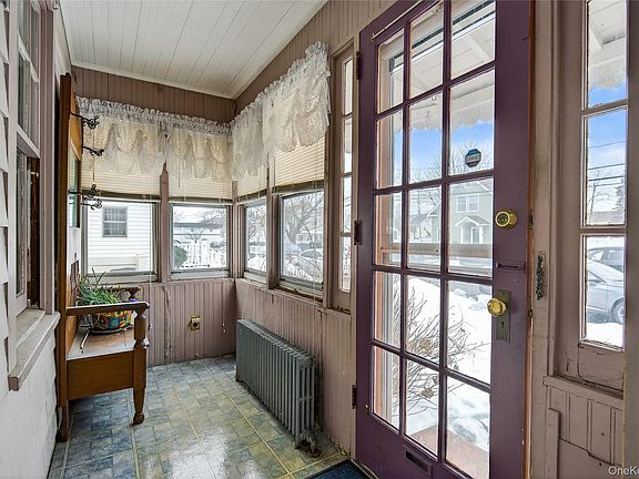 3rd image of 8 Henry Place