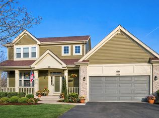 821 Red Barn Ln, Elgin, IL 60124