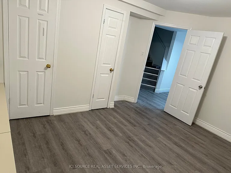 155 Highland Cres #LOWER — Photo 9