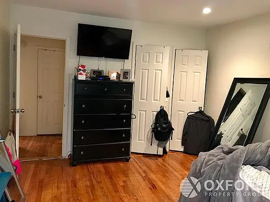 Rented by Oxford Property Group | media 10