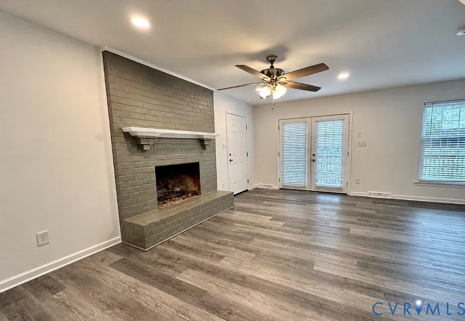 4 bed, 2.5 bath, 2384 sqft, $2,300 — Photo 3