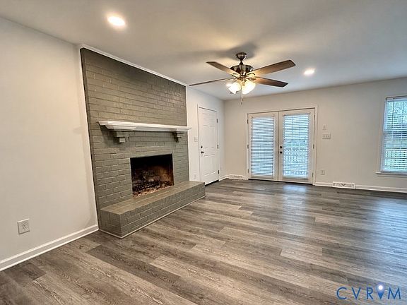 3rd image of 111 Lakeside Dr