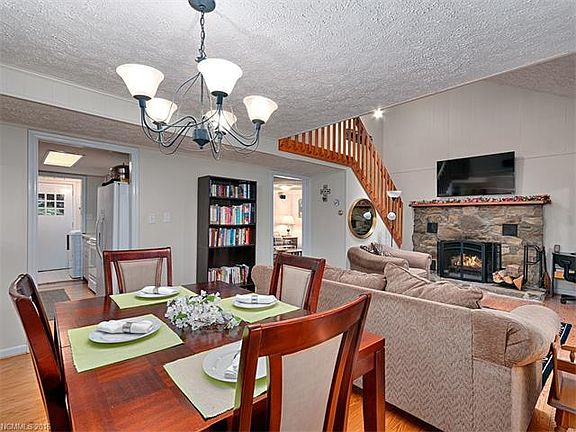 3rd image of 314 Candlewood Cir