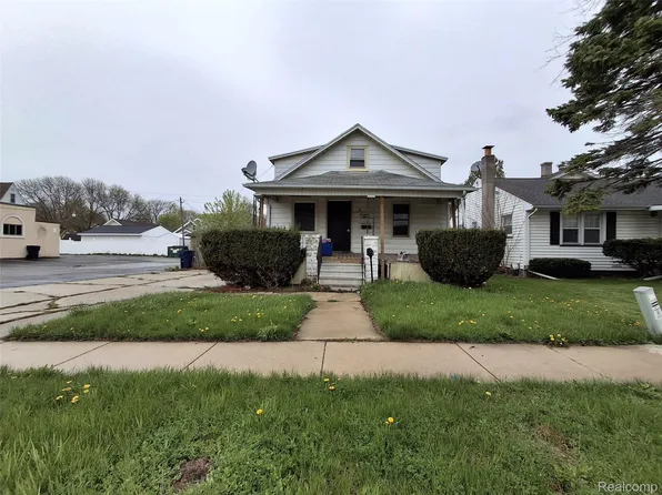 1711 Columbus Ave, Bay City, MI 48708