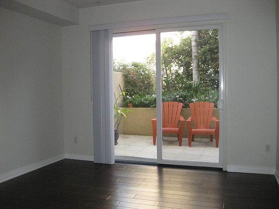 3rd image of 1257 Brockton Ave