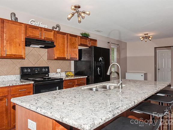5th image of 6034 Crossvine Ln
