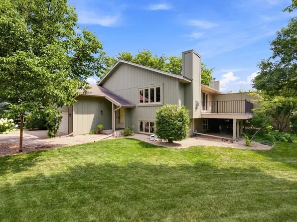 10277 Tarn Cir, Eden Prairie, MN 55347