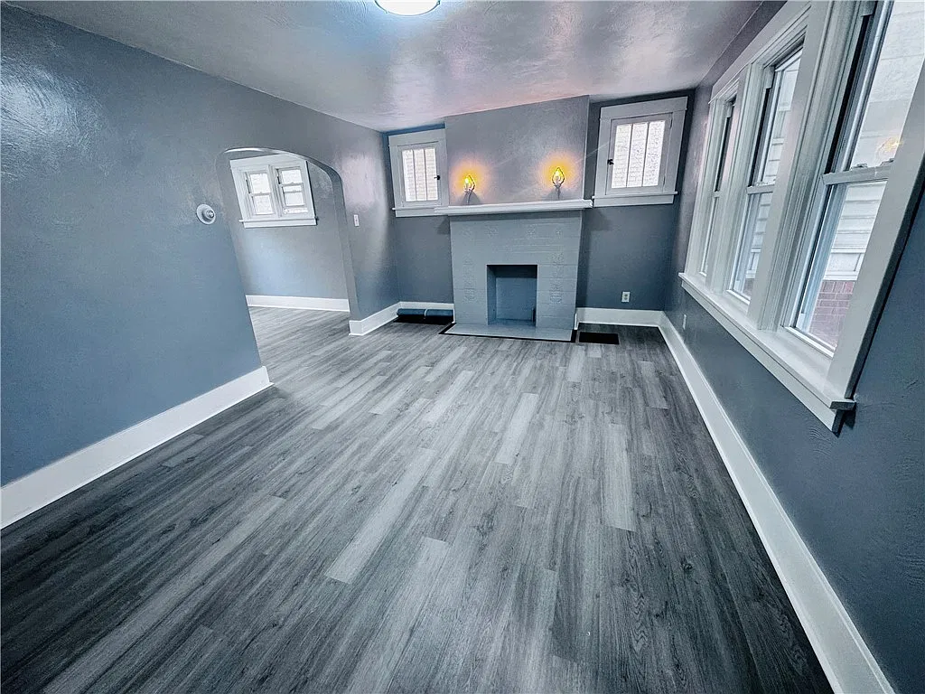 3 bed, 1.5 bath, 1169 sqft, $1,550 — Photo 1