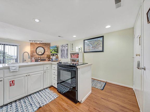 4th image of 170 Sailors Cove Dr Unit 1202