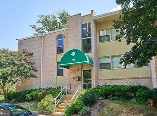 39 Canterbury Sq APT 301, Alexandria, VA 22304