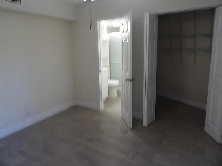 3845 Victoria Dr — Photo 18