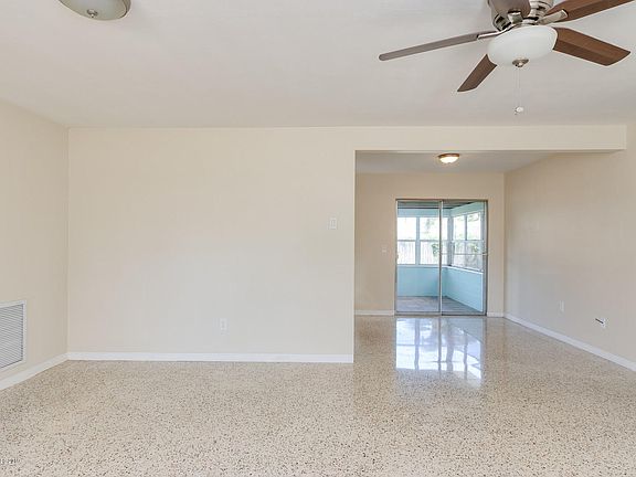 5th image of 604 Charles Dr