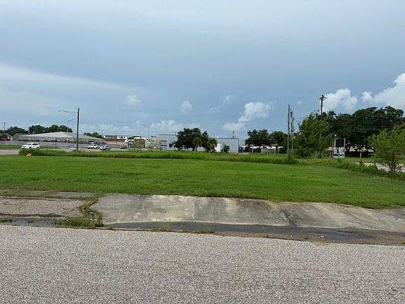 3rd image of 1119 6th St N