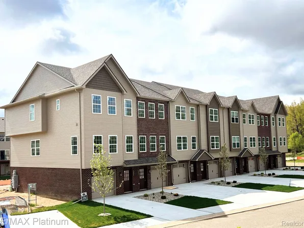 1699 Pinecroft Ln, Howell, MI 48855