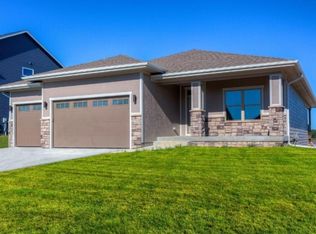 5309 162nd Ct, Urbandale, IA 50323