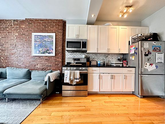 2nd image of 233 Eldert St #2FF