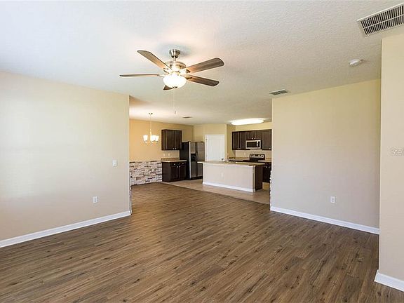 3rd image of 149 Tracy Cir