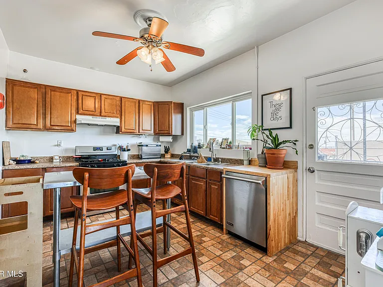 1300 Randolph Dr — Photo 24