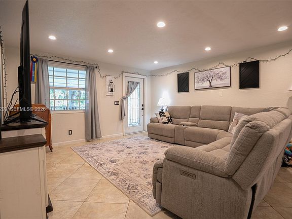 3rd image of 15160 Scotts Pl