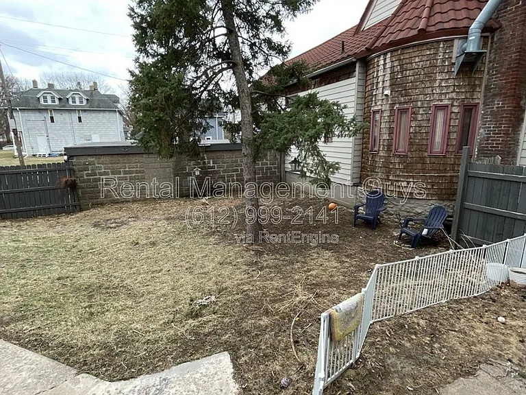 1938 Roblyn Ave #1 — Photo 17