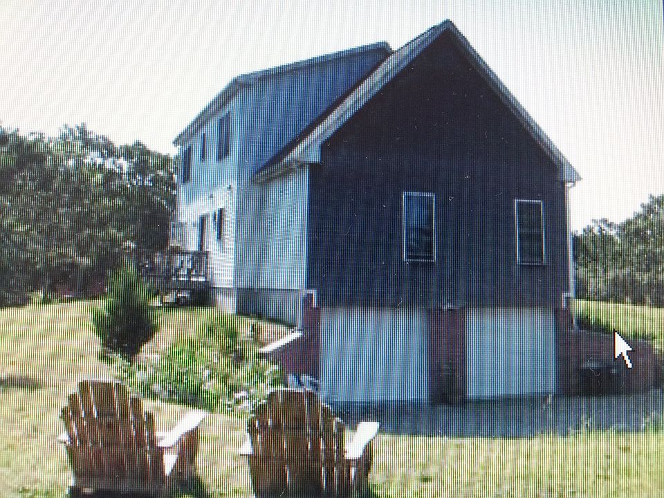 2nd image of 41 Vineyard Meadows Farm Rd
