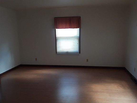 4th image of 2212 25th St