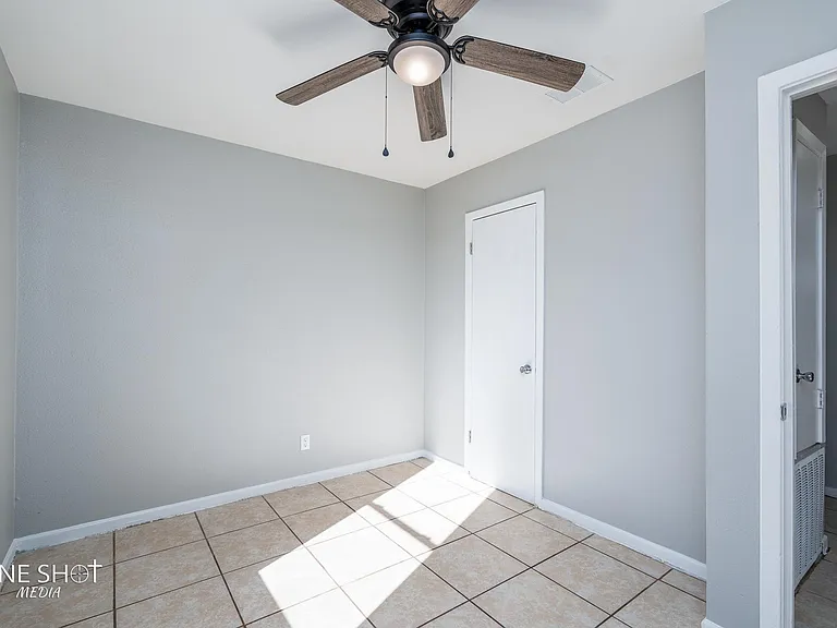 5226 Questa Dr — Photo 21