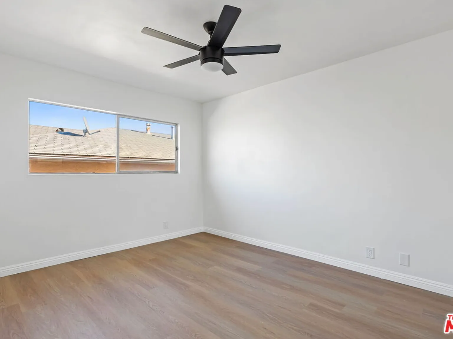 2 bed, 890 sqft, $3,100 — Photo 2