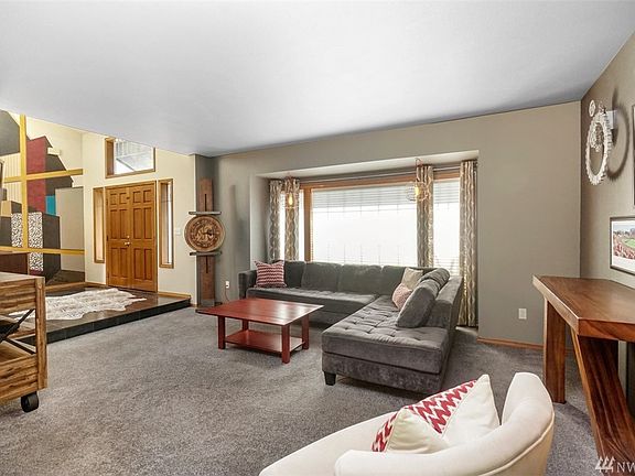 5th image of 6105 Holm Ln E
