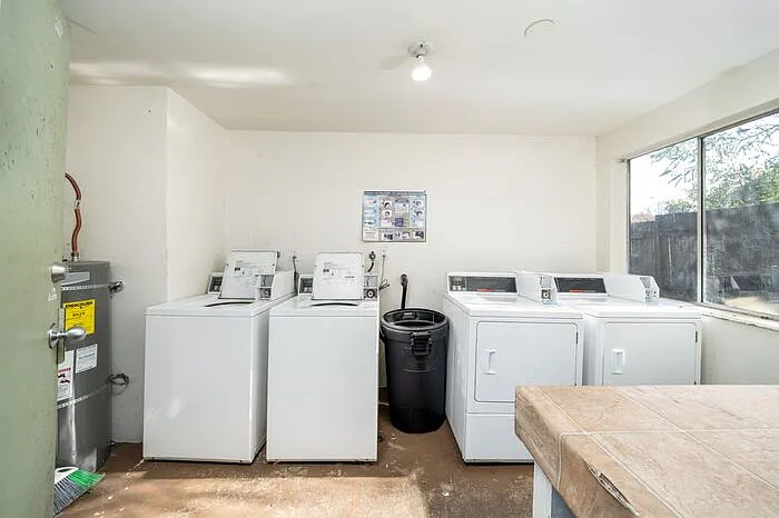 8332 SW 21st Ave #1 — Photo 17