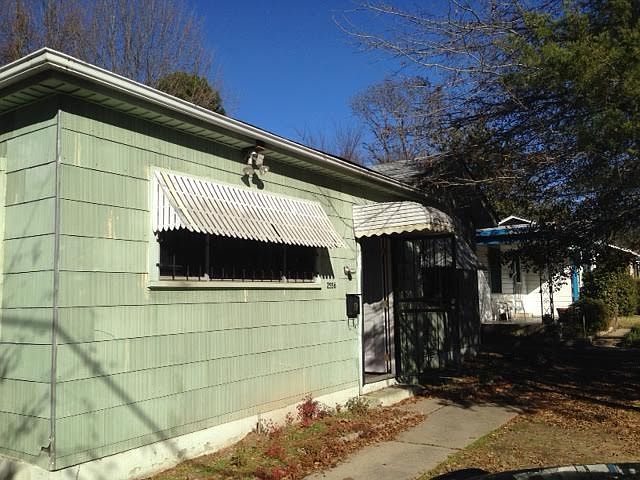 1st image of 2556 Woodford St