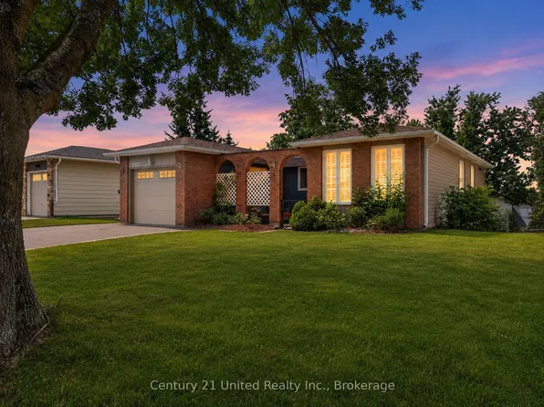 2121 Meadowview Rd, Peterborough, ON K9L 1S5