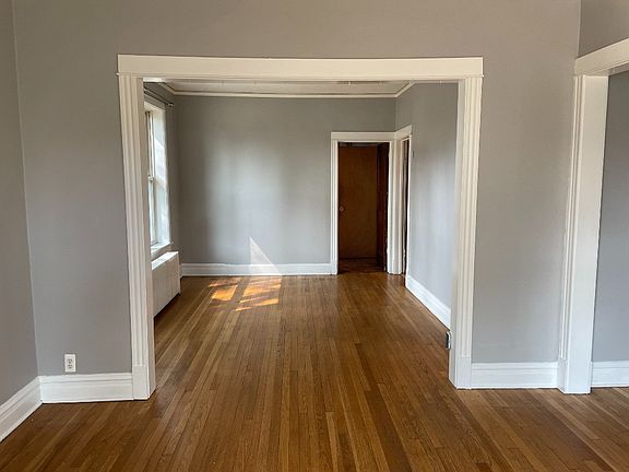 5th image of 3900 N Sawyer Ave #1