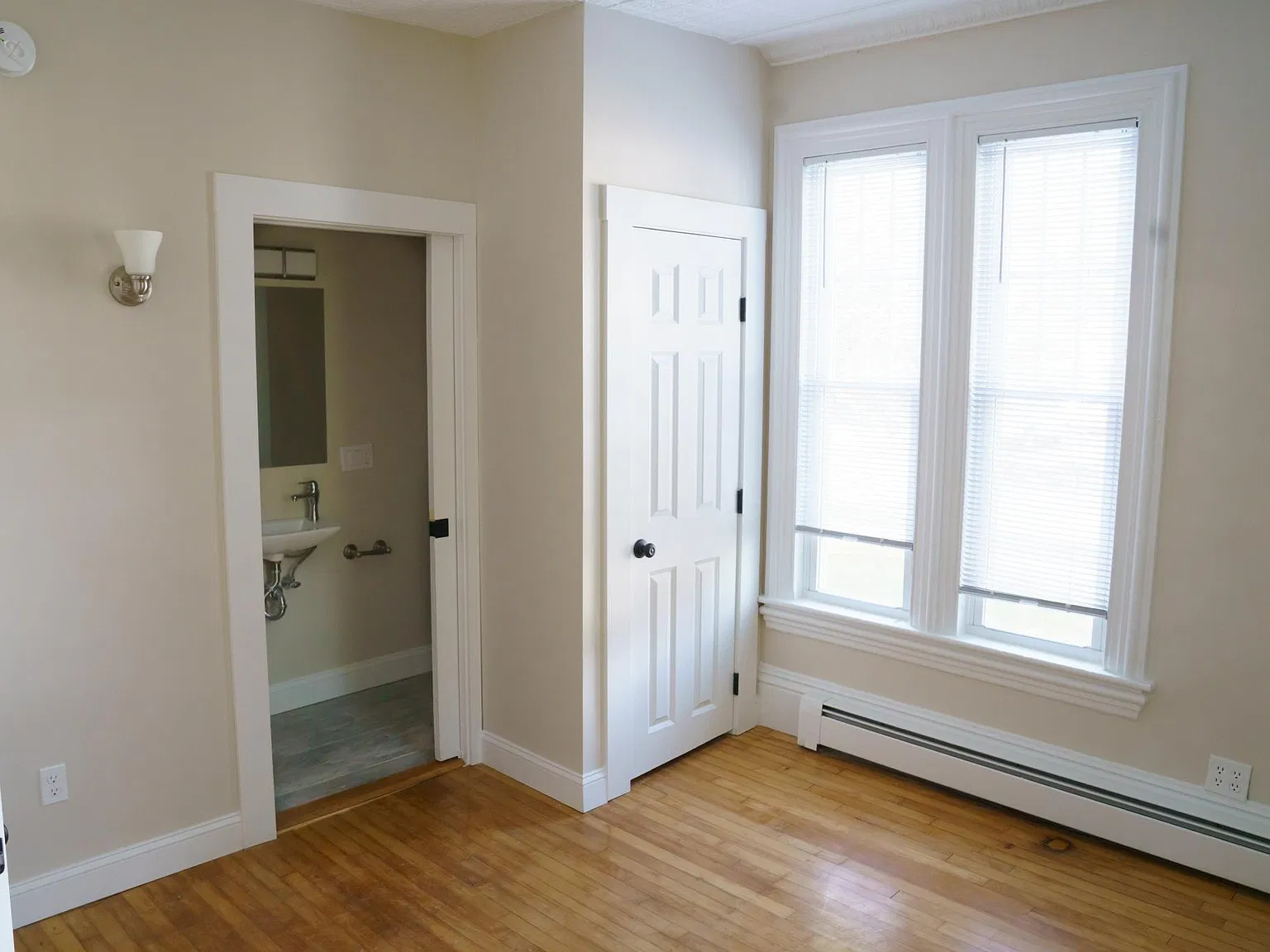 3 bed, 1200 sqft, $3,000 — Photo 4