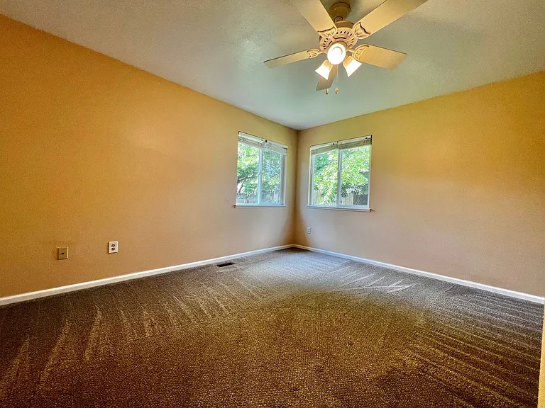 1065 S Edinburgh Dr — Photo 11