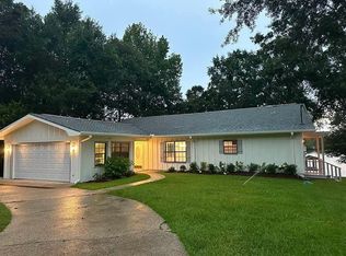 725 W Lakeshore Dr, Carriere, MS 39426