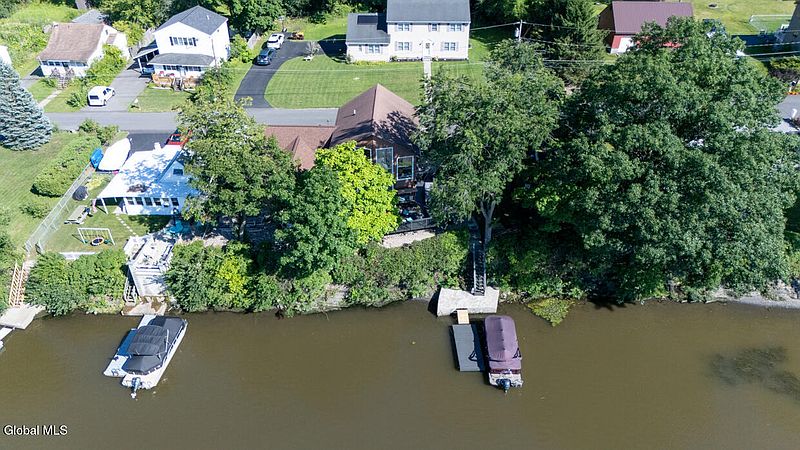4th image of 270 Forts Ferry Road