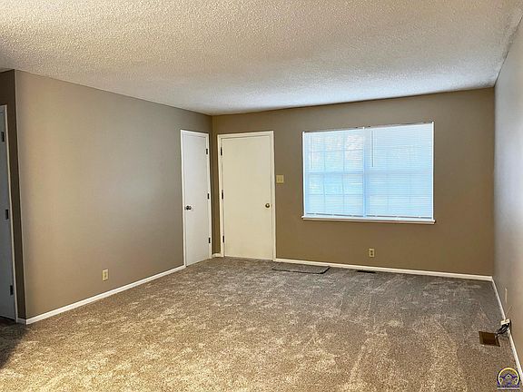 4th image of 3104 SE Michigan Ave