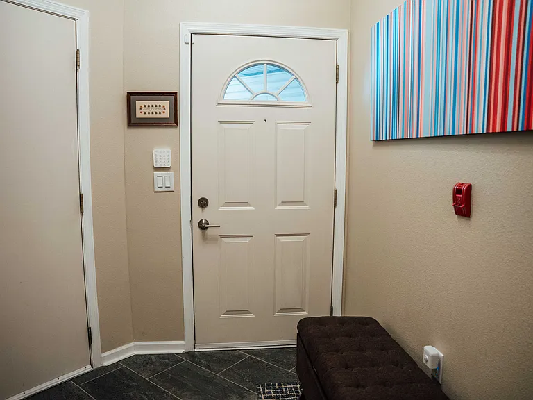 3138 Dorchester Way — Photo 11