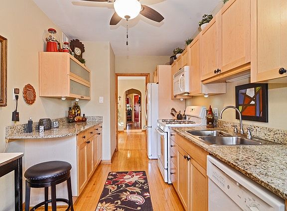 3rd image of 5619 N Christiana Ave APT 2